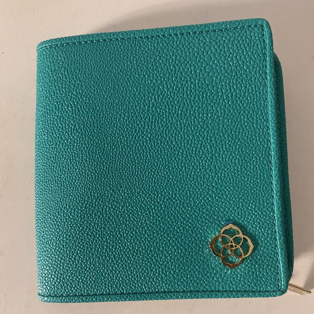 Kendra Scott Zip Away Travel Green Jewelry Case Organizer